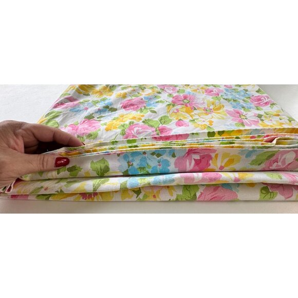 Vintage 70s flat/top bedsheet, pastel floral sheet, twin size bed, Pequot - Picture 7 of 8